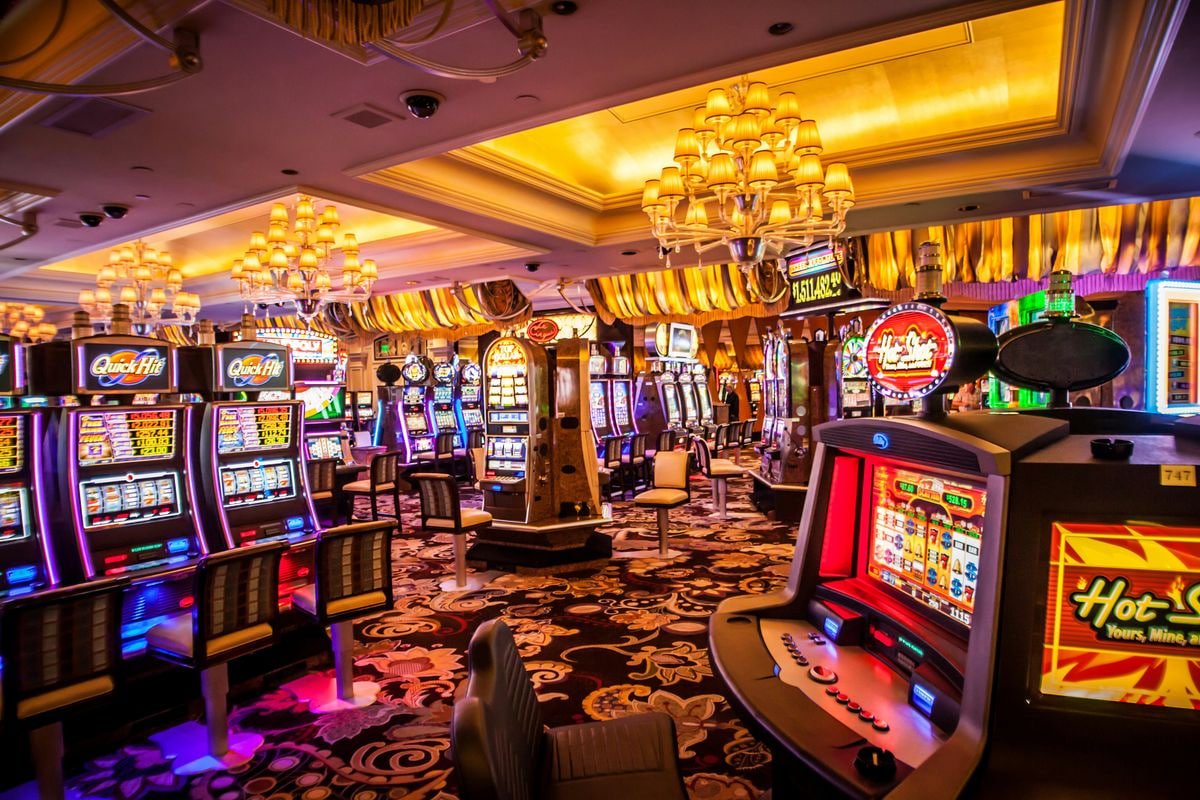 Live Blackjack 21 ဂိမ်းတွင် Real Dealer နှင့် Card ကစားနေမှု